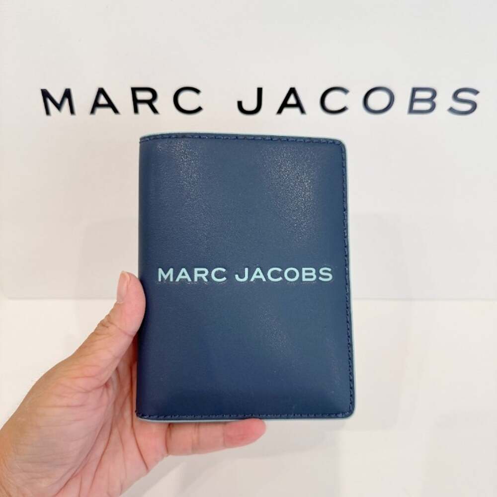 New‼️Marc Jacobs Leather Passport Case $168 Azure Blue/Aqua
